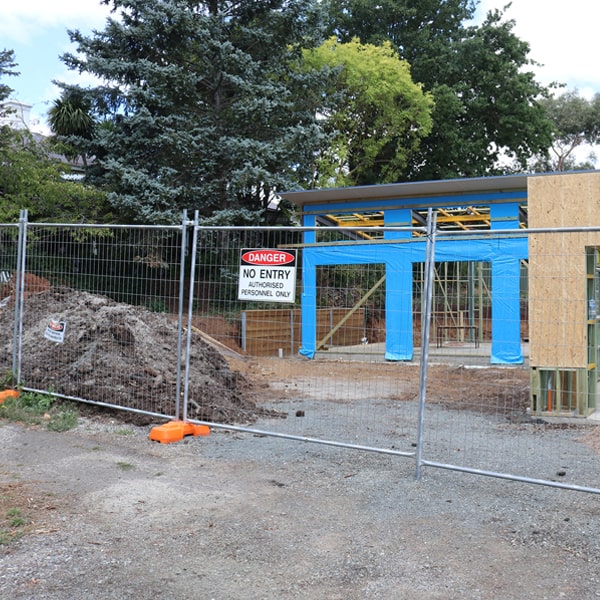 do you deliver and install temporary fencing and what's the price for this in Blue Sky